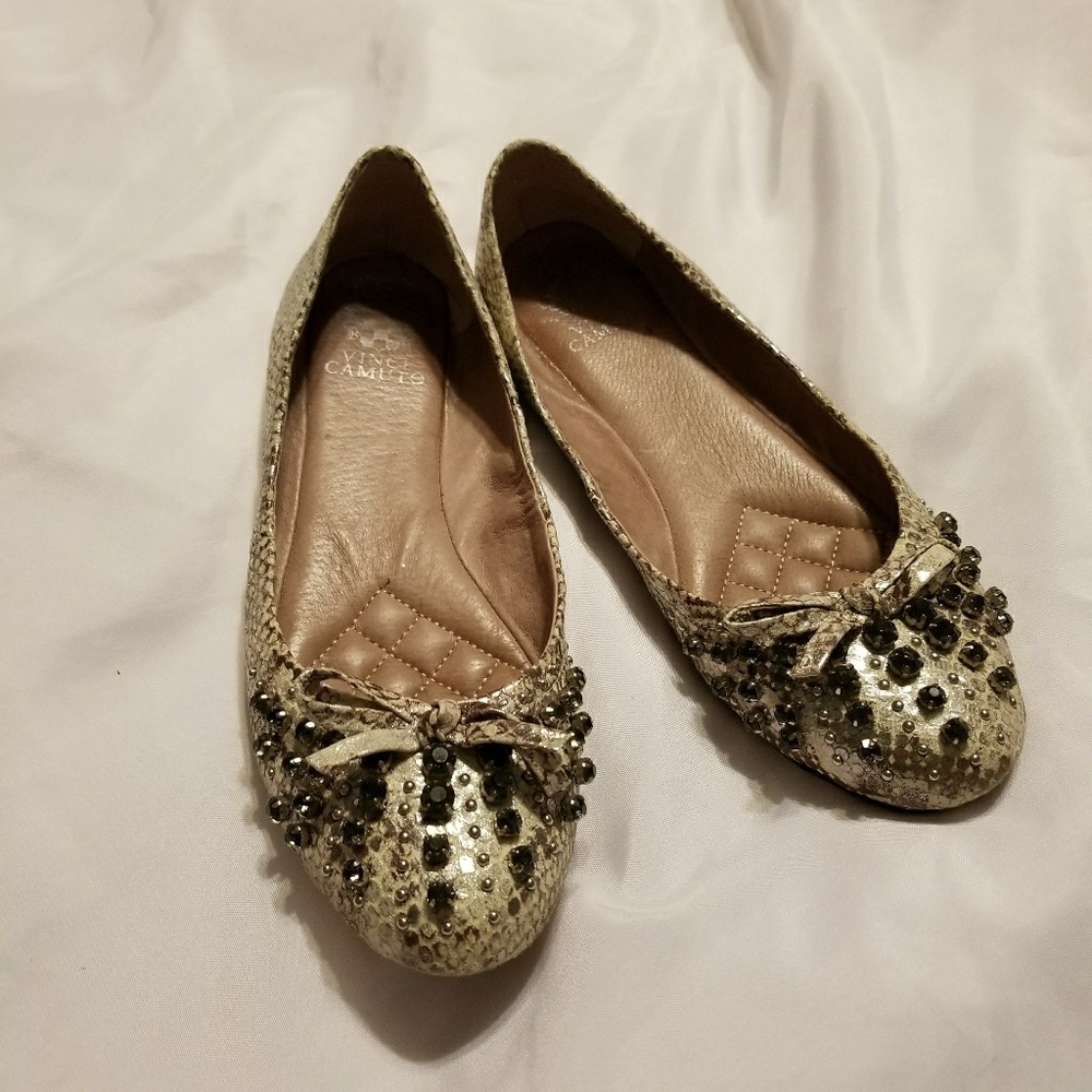 SIZE 8.5B Vince Camuto Rhinestone Ballerina Flats